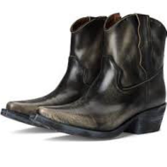 Corral Shoes - Corral Women’s  Black and Brown Western Boots